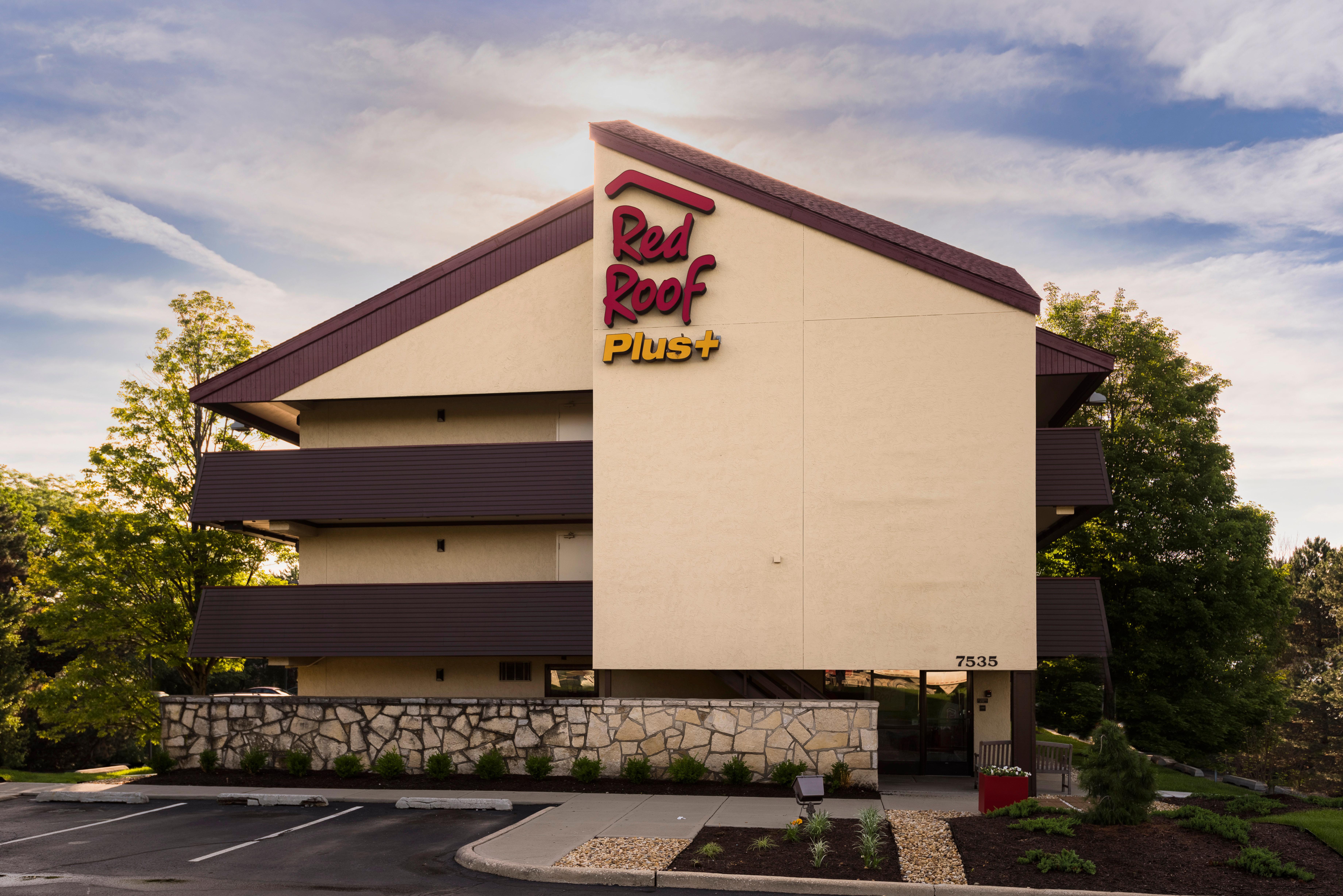 Red Roof Inn Plus+ Chicago - Willowbrook Exterior photo